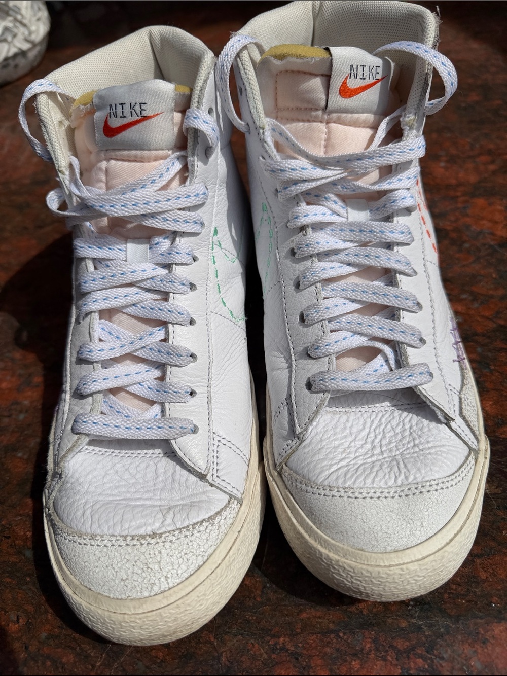 Nike 101 Womens 9/Mens or Boys 7 White High-Top Sneakers